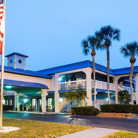 Quality Inn Tampa Lake Magdalene Eksteriør bilde
