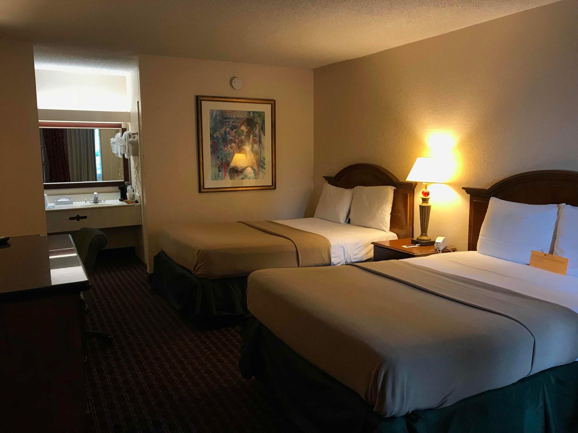 Quality Inn Tampa Lake Magdalene Eksteriør bilde