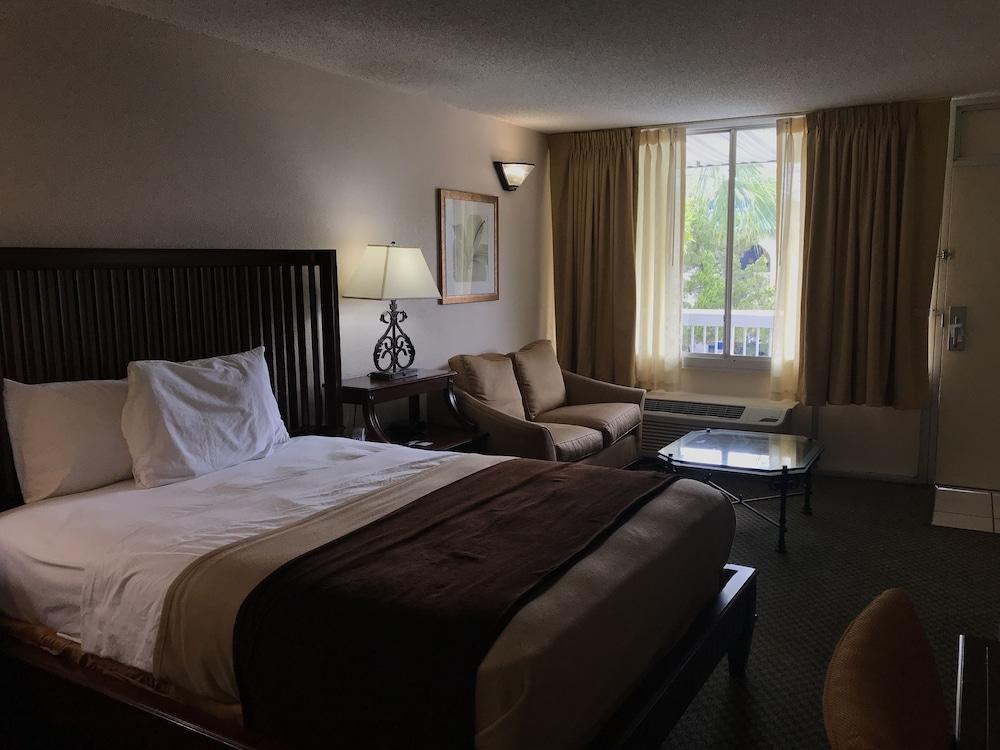 Quality Inn Tampa Lake Magdalene Eksteriør bilde