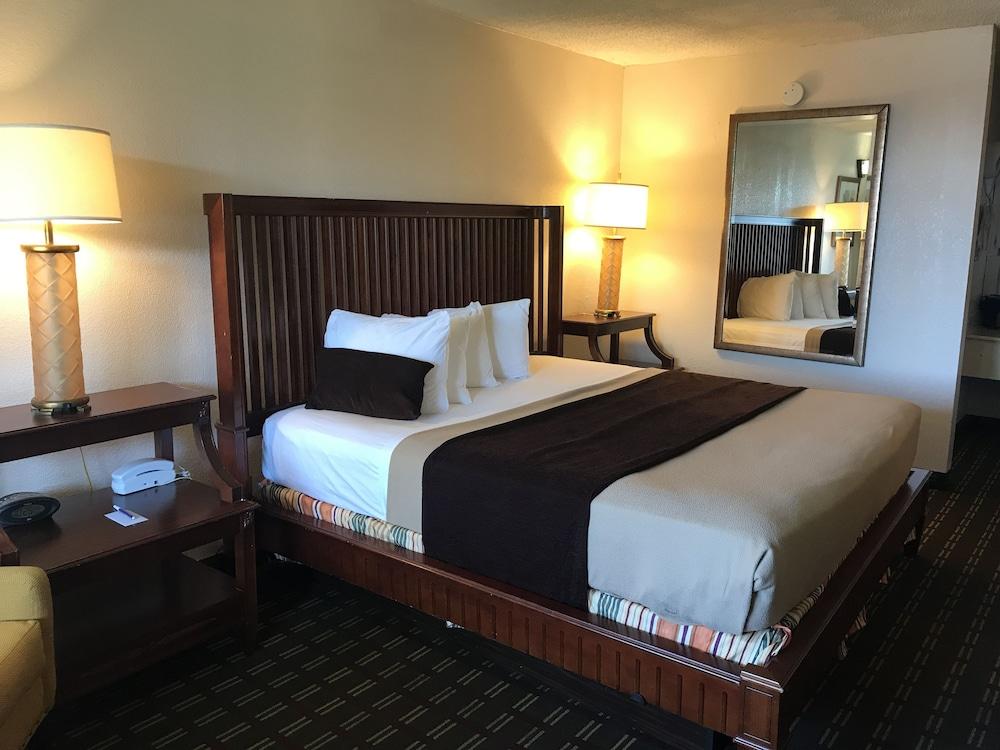 Quality Inn Tampa Lake Magdalene Eksteriør bilde