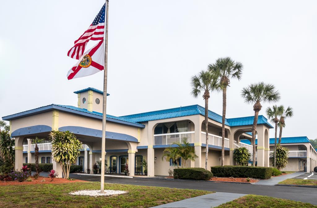 Quality Inn Tampa Lake Magdalene Eksteriør bilde