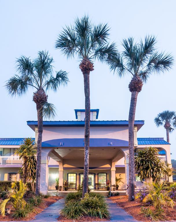 Quality Inn Tampa Lake Magdalene Eksteriør bilde